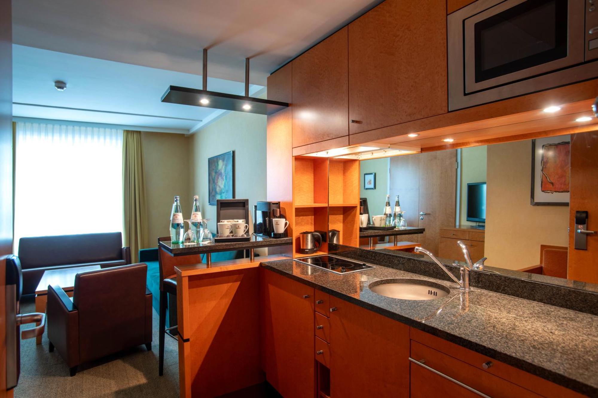 Best Western Premier Airporthotel Berlin Schönefeld Екстериор снимка