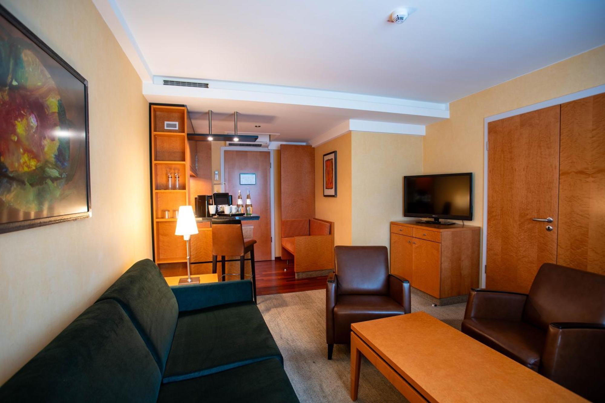 Best Western Premier Airporthotel Berlin Schönefeld Екстериор снимка